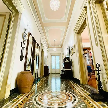 Antiques Lover's Flat, Apartment Florence